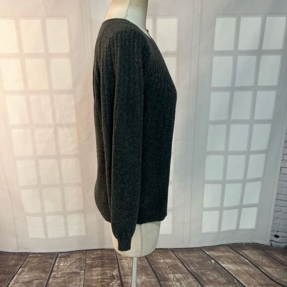 Loft Gray Rhinestone Floral Button Detail Ribbed Knit Sweater Size Medium - Picture 4 of 9